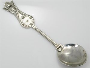 Детская ложка из серебра